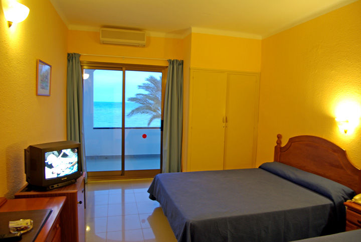 Medplaya Hotel Vistamar Costa Dorada โอสปิตาเล็ต เด ลินฟันต์ ภายนอก รูปภาพ